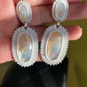 Kaki Kendra Scott earrings